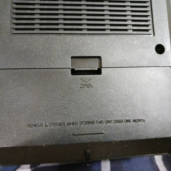 General Electric (GE) Cassette Player/Recorder - Picture 5 of 12